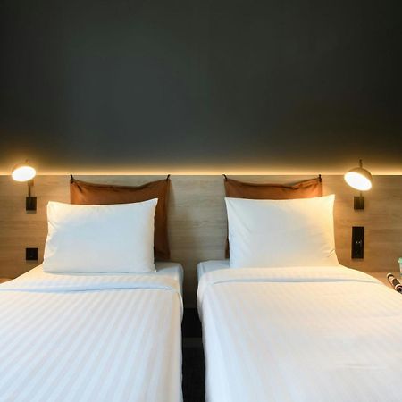 Moxy Stuttgart Feuerbach Hotel ภายนอก รูปภาพ